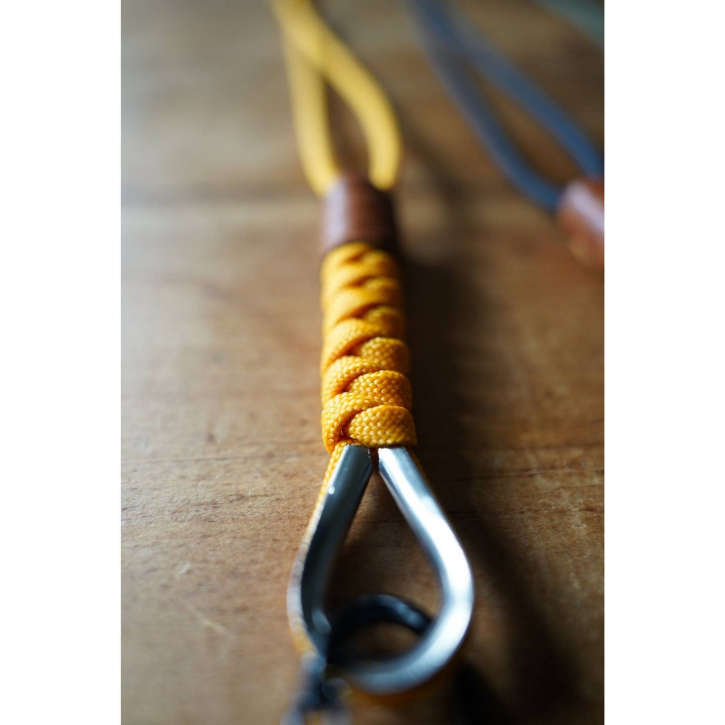Handmade Paracord Lanyard with Genuine Leather Finish – Durable EDC Keychain Accessory