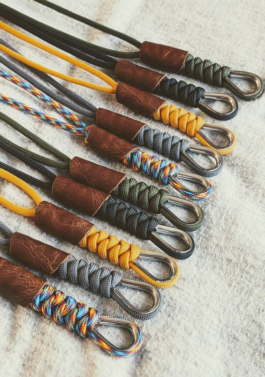 Handmade Paracord Lanyard with Genuine Leather Finish – Durable EDC Keychain Accessory